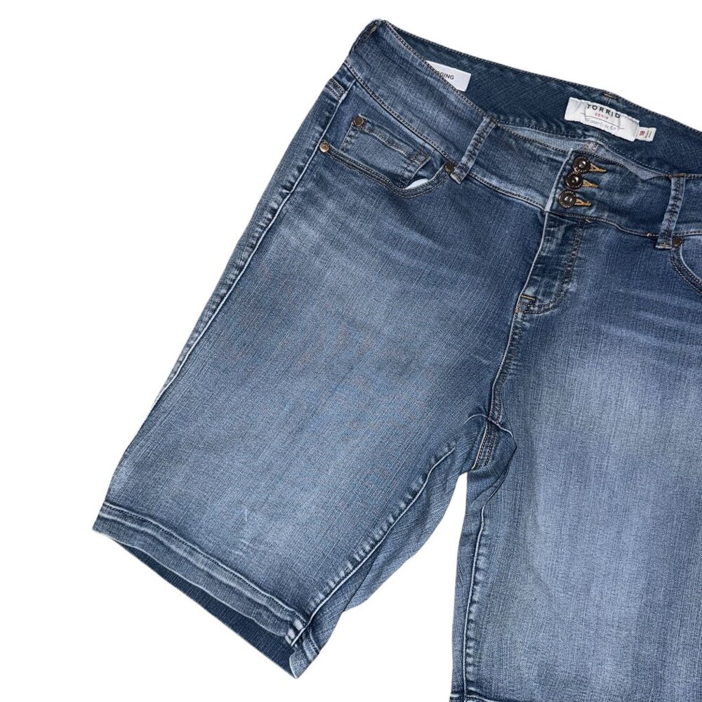 Torrid Womens Plus Size Bermuda Shorts Womens 18 Light Wash Pockets - Picture 2 of 7